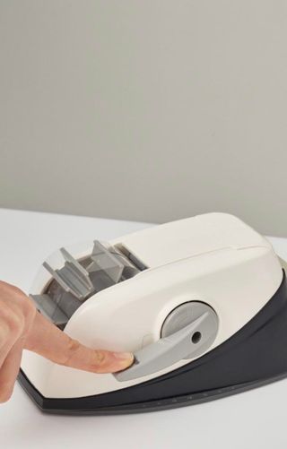3M 스카치 원터치 테이프 디스펜서 커터기 오렌지/블랙 + 초강력 다용도 테이프 8매 — 5점을 준 리뷰어가 2024년 4월 올린 사용 사진