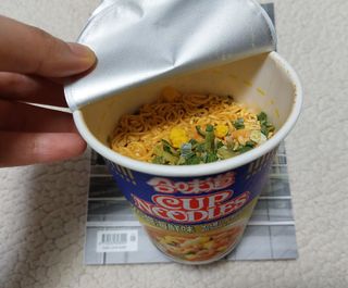 NISSIN 닛신 컵누들  4종 - 씨푸드오리지날, 씨푸드 스파이시, 씨푸드 커리, 씨푸드 XO소스 — 5점을 준 리뷰어가 2022년 4월 올린 사용 사진
