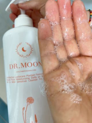 프리[닥터문] 유산균 락토케어 질경초 여성청결제 1000ml (젤타입) — 5점을 준 리뷰어가 2022년 7월 올린 사용 사진