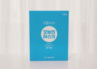 [심폐소생소] KF94 오늘의 마스크 대형 — 5점을 준 리뷰어가 2021년 10월 올린 사용 사진