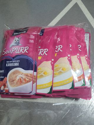 비타크래프트 고양이 수프 50g 3가지맛 x4팩씩 총 12팩 — 5점을 준 리뷰어가 2021년 10월 올린 사용 사진