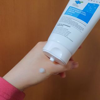 랑벨 수퍼내츄럴 아쿠아 수딩 크림 100ml — 5점을 준 리뷰어가 2022년 4월 올린 사용 사진