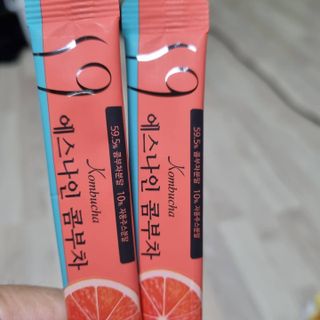 리넥무역 에스나인 콤부차 건강발효 콤부함량59 자몽 5gx10포 — 5점을 준 리뷰어가 2021년 8월 올린 사용 사진