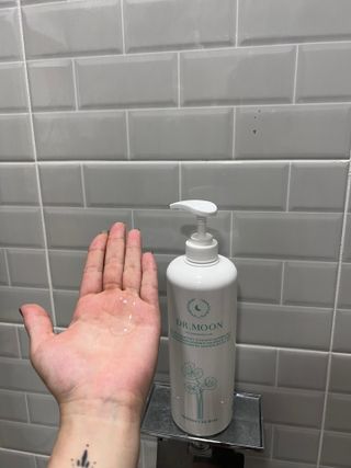 [닥터문] 센텔라 시카케어 화이트머스크 바디워시 1000ml — 4점을 준 리뷰어가 2023년 8월 올린 사용 사진