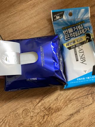[갸스비] 땀, 유분의 불쾌함을 한 장으로 싹싹 훼이셜 페이퍼 15매 , 바디 페이퍼 30매 2종구성 — 5점을 준 리뷰어가 2021년 5월 올린 사용 사진