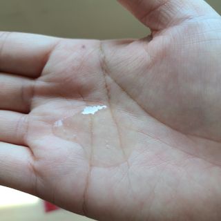 썸헤어 / SUMHAIR 썸헤어 실키 테라피 헤어 에센스 — 5점을 준 리뷰어가 2021년 5월 올린 사용 사진