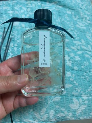 디어포레스트 쁘띠 플라워 디퓨저 시리즈 — 5점을 준 리뷰어가 2022년 7월 올린 사용 사진