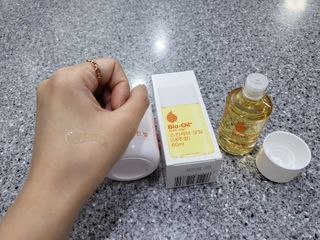 바이오오일 [바이오-오일] 스킨케어 오일 내추럴 60ml — 5점을 준 리뷰어가 2021년 12월 올린 사용 사진
