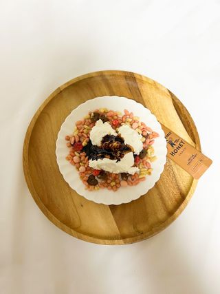 매일바이오 그릭요거트 오리지널 플레인 4개, 로스터리 커피믹스 4개 — 4.5점을 준 리뷰어가 2021년 12월 올린 사용 사진
