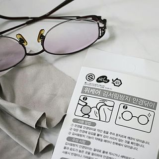 위케어 김서림방지 안경닦이 안티포그 극세사클리너 — 5점을 준 리뷰어가 2021년 2월 올린 사용 사진