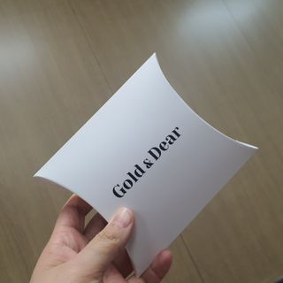 [골드앤디어] 지금 가장 핫한 신상, 빠르게 만나보세요 | 14K 사각 큐빅 라운드 원터치_3color 중 택 1 | — 3.5점을 준 리뷰어가 2021년 5월 올린 사용 사진