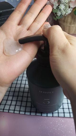 르핸스 퍼포밍 5 샴푸 비반트 포렛/베티버 포그 — 5점을 준 리뷰어가 2022년 12월 올린 사용 사진