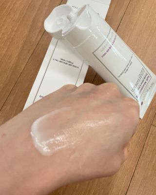 셀프 모이스처라이징 프로텍션 크림 셀프 모이스처라이징 프로텍션크림 — 5점을 준 리뷰어가 2022년 4월 올린 사용 사진