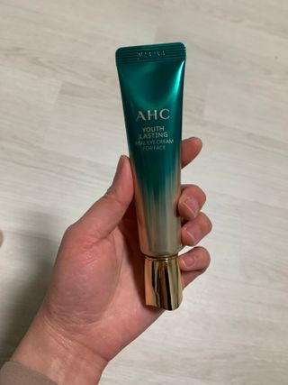 [NEW 탄력유턴 아이크림] AHC 유스 래스팅 리얼 아이크림 포 페이스 — 5점을 준 리뷰어가 2021년 3월 올린 사용 사진