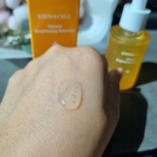 체르엠 스템앤셀 비타민 브라이트닝 에센스 30ml 1개 — 5점을 준 리뷰어가 2022년 3월 올린 사용 사진
