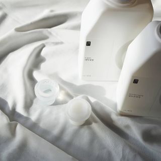 [생활공작소] 섬유유연제 + 세탁세제 1.5L 릴리향 — 5점을 준 리뷰어가 2021년 2월 올린 사용 사진
