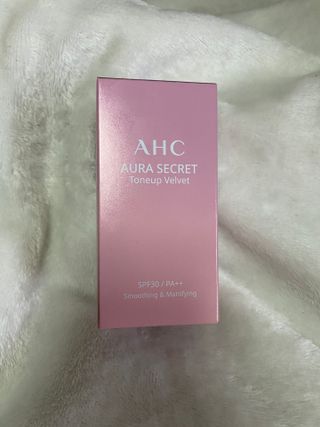 AHC 아우라 시크릿 톤업 벨벳 — 2.5점을 준 리뷰어가 2021년 4월 올린 사용 사진