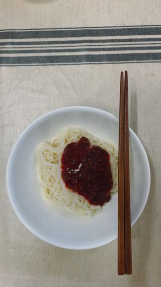 [한면원] 비빔국수 2인분 — 5점을 준 리뷰어가 2022년 7월 올린 사용 사진