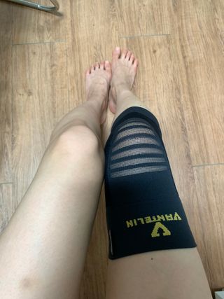 반테린서포터 무릎보호대 — 4점을 준 리뷰어가 2021년 6월 올린 사용 사진