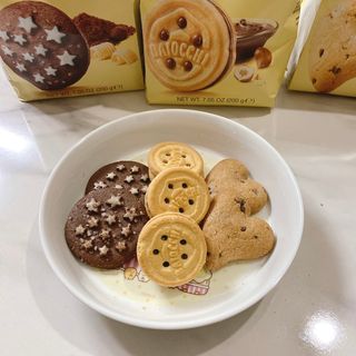 바릴라 몰리노비앙코 쿠키 3종_판디스텔라,쿠오리치니,바이오치 — 5점을 준 리뷰어가 2022년 1월 올린 사용 사진