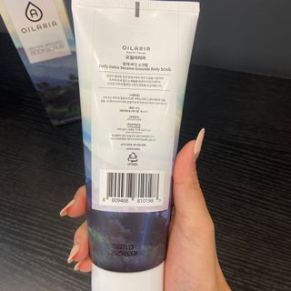 오일아리아 뉴트리 모이스처라이징 세사미 씨드 오일로션 & 데일리 디톡스 세사미 그라운즈 바디스크럽 — 5점을 준 리뷰어가 2023년 8월 올린 사용 사진
