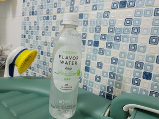 아쿠아스 플레이버워터 ★[아쿠아스] 제로칼로리 플레이버워터 복숭아/청포도 1BOX 20개입 — 5점을 준 리뷰어가 2021년 4월 올린 사용 사진