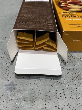 짜먹는 이지견과 짜먹는 이지아몬드, 짜먹는 이지허니피넛, 짜먹는 이지캐슈넛 각 10g X  10포 — 5점을 준 리뷰어가 2021년 2월 올린 사용 사진