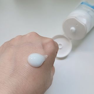 랑벨 수퍼내츄럴 아쿠아 수딩 크림 100ml — 5점을 준 리뷰어가 2022년 5월 올린 사용 사진