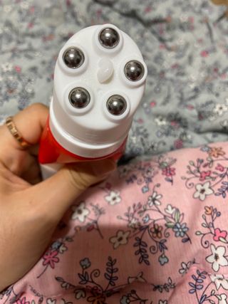 건강누리인터내셔날 큐어레스트 스포츠 마사지 닥터페인 바디 핫 롤링 볼 크림(100ml) — 5점을 준 리뷰어가 2022년 3월 올린 사용 사진