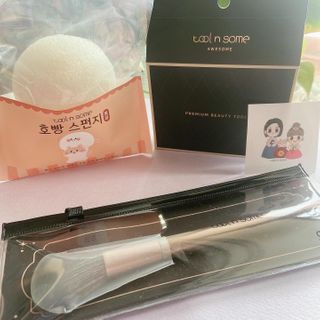툴앤썸 로즈골드 에디션 치크or쉐딩 브러시+밀키 내추럴 스펀지+호빵 곤약 스펀지 — 5점을 준 리뷰어가 2021년 2월 올린 사용 사진
