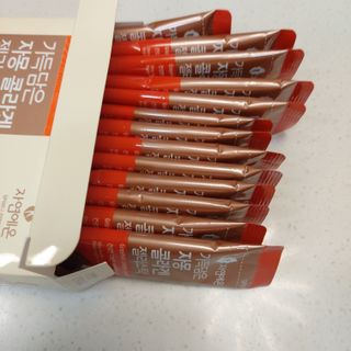 자연에온 핑크 자몽 착즙 100mL 10개입 1BOX +가 득담은 자몽 콜라겐 젤리스틱 1BOX — 3.5점을 준 리뷰어가 2021년 7월 올린 사용 사진