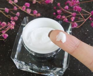 아이디플라코스메틱 아이디 페이스핏  시그니처 크림 50ml — 5점을 준 리뷰어가 2021년 10월 올린 사용 사진