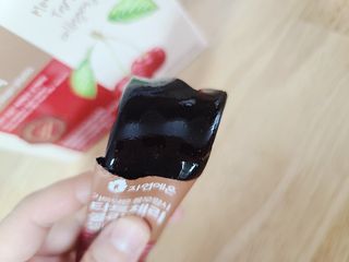 자연에온 가득담은 몽모랑시 타트체리 콜라겐 젤리스틱 — 5점을 준 리뷰어가 2020년 12월 올린 사용 사진