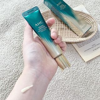 [NEW 탄력유턴 아이크림] AHC 유스 래스팅 리얼 아이크림 포 페이스 — 5점을 준 리뷰어가 2021년 3월 올린 사용 사진
