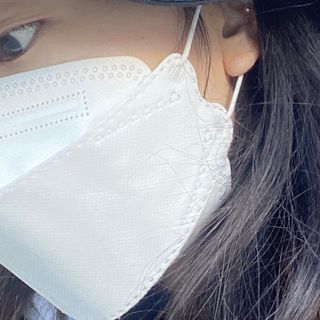 [심폐소생소] KF94 오늘의 마스크 대형 — 4.5점을 준 리뷰어가 2021년 11월 올린 사용 사진