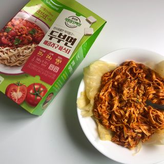 [풀무원] 식물성 저당질식 세트, 두부면 매콤라구파스타와 두부면 직화짜장 — 4.5점을 준 리뷰어가 2021년 4월 올린 사용 사진