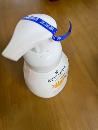 에티튜드 천연 젖병세정제 무향 아토베이비 폼타입 (295ml) 천연 친환경 비건 — 3.5점을 준 리뷰어가 2022년 8월 올린 사용 사진