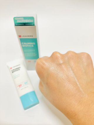 리더스코스메틱 리더스 카밍 바이오틱스 선 에센스 SPF 50+ PA++++ — 4점을 준 리뷰어가 2022년 8월 올린 사용 사진