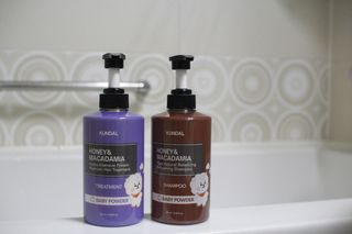 쿤달 [KUNDAL 공식] 프리미엄 헤어 케어 스페셜 세트 샴푸 500ml &amp; 트리트먼트 500ml — 5점을 준 리뷰어가 2021년 3월 올린 사용 사진