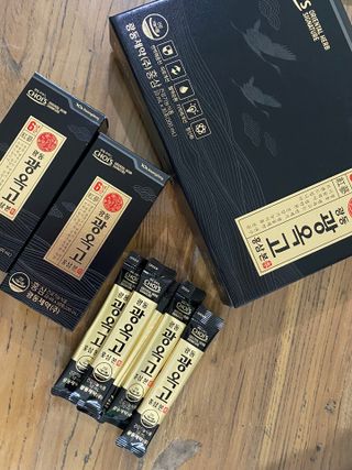 [광동제약] 광동 광옥고 홍삼 본 30포+쇼핑백 증정 — 5점을 준 리뷰어가 2021년 11월 올린 사용 사진