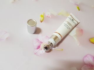 산수시 일루미네이팅 펄 영양 다크서클 스틱 아이 크림 케어 15ml — 5점을 준 리뷰어가 2021년 6월 올린 사용 사진