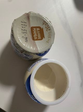 매일바이오 그릭요거트 오리지널 플레인 4개, 로스터리 커피믹스 4개 — 5점을 준 리뷰어가 2021년 12월 올린 사용 사진