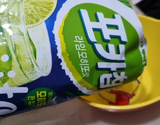2022 오리온 여름한정판 초코파이 수박 / 포카칩 훌라망고맛 / 포카칩 라임모히또맛 — 4.5점을 준 리뷰어가 2022년 7월 올린 사용 사진