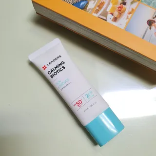 리더스코스메틱 리더스 카밍 바이오틱스 선 에센스 SPF 50+ PA++++ — 5점을 준 리뷰어가 2022년 7월 올린 사용 사진