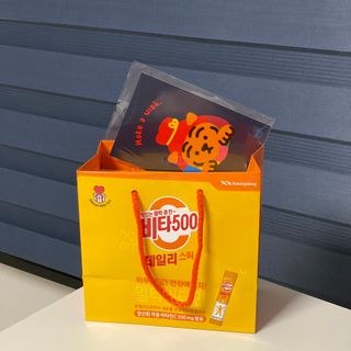 광동제약 [광동] 비타500데일리스틱 70포X2개 + 뚱랑이엽서 + 쇼핑백 증정 — 5점을 준 리뷰어가 2022년 1월 올린 사용 사진