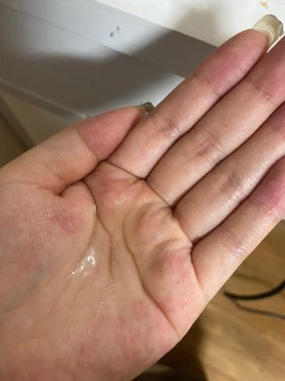 썸헤어 / SUMHAIR 썸헤어 실키 테라피 헤어 에센스 — 5점을 준 리뷰어가 2021년 6월 올린 사용 사진