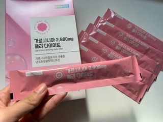 주식회사 얼굴반쪽 [얼굴반쪽 가르시니아 2,800mg] x 14포 1주 젤리 다이어트 보조제 체지방감소 — 3.5점을 준 리뷰어가 2021년 10월 올린 사용 사진