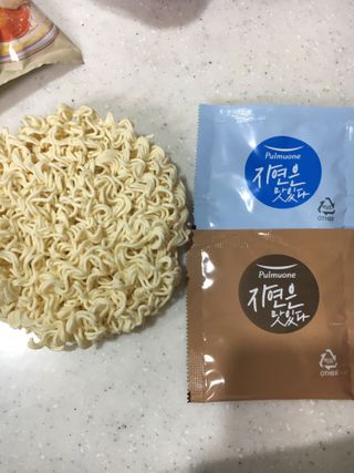 [풀무원] 자연은맛있다 정면, 백면, 홍면  세트 — 5점을 준 리뷰어가 2021년 4월 올린 사용 사진