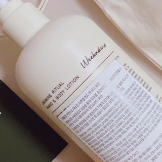 [위켄더스] 끈적임 없이 수분감을 채워주는 핸드& 바디로션 1종 랜덤발송 — 5점을 준 리뷰어가 2022년 4월 올린 사용 사진