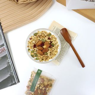 [그래한끼] 무설탕/저당 시리얼타입 수제그래놀라 (40gX10개) — 5점을 준 리뷰어가 2022년 6월 올린 사용 사진